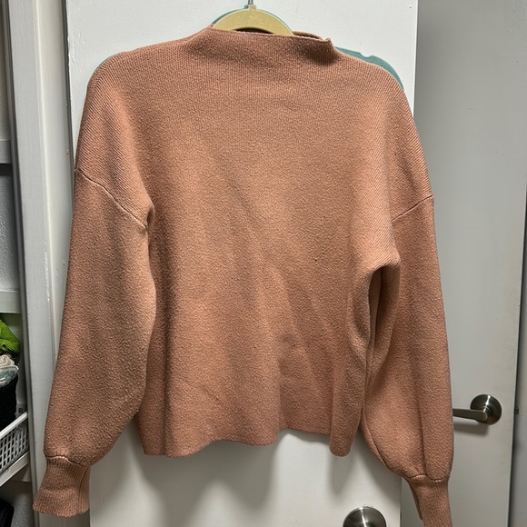 Vici Sweater - Picture 1 of 2